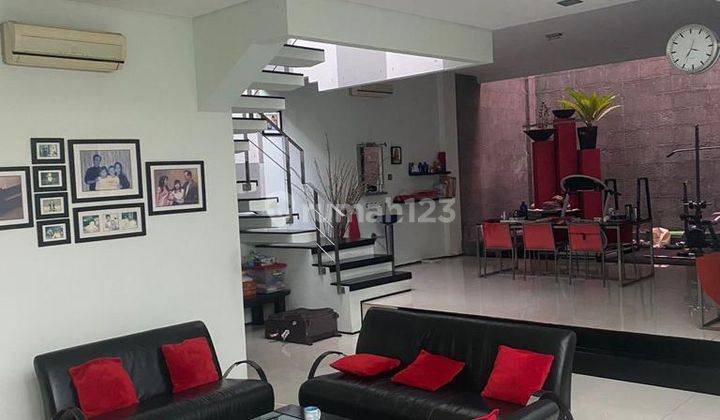 Lokasi Prime di Permata Buana ! Luas 250 m2 Bangunan kontraktor ! 1