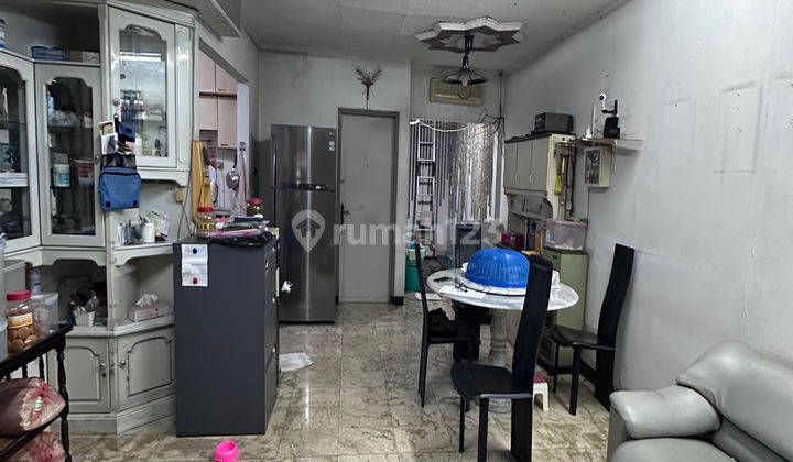 Rumah Permata Buana Hitung Tanah ! Barang Langka Luas 160 m2 1