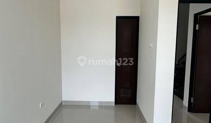 Rumah Metland Posisi Hoek Dan Depan Taman! Luas 84 M2 Harga Nego 2