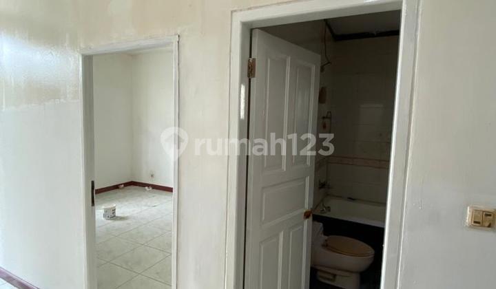 Neat House Ready to Occupy in Cideng, Suitable for Office 2
