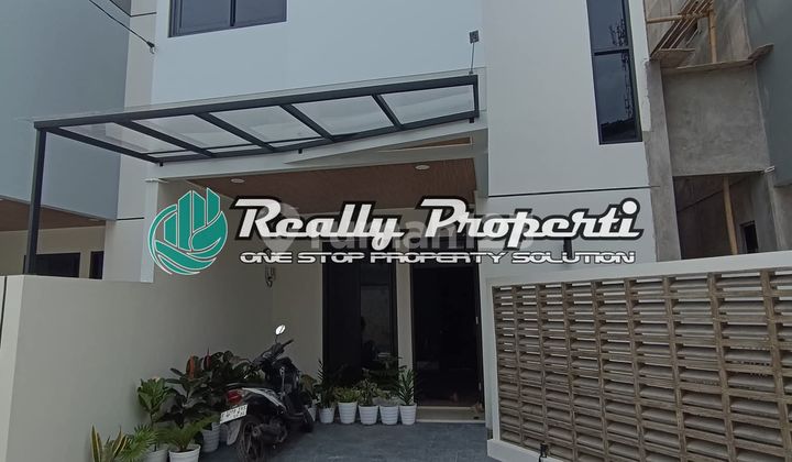 Dijual Rumah Baru 3 Lantai Dalam Cluster Mini Dijalan Raya Condet Jakarta Timur.