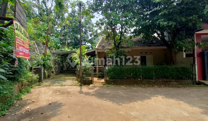 Di Jual  1 unit rumah  1,5 lantai dalam komplek perumahan Jatiagung Jatibening baru  1