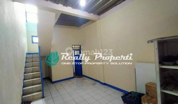 Di Sewakan ruko pinggir jln raya 2 lantai 4