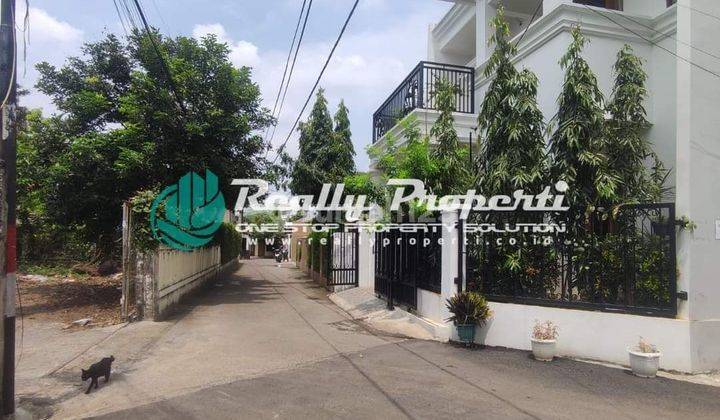 Di sewakan rumah bagus furnished lantai 2,2 menit jln kaki menuju LRT jatibening  2