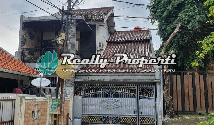 Dijual Rumah 2 Lantai Semi Furnished Luas dan Adataman Belakangdi Jatibening Baru Pondokgede Bekasi 2