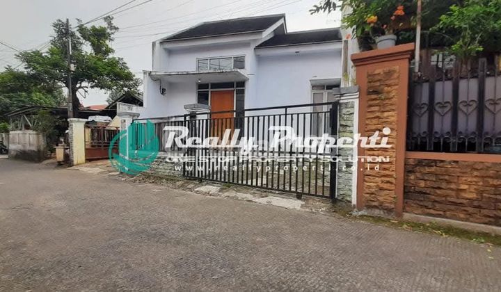 Dijual Cepat Rumah Cantik Lokasi Sangat Strategis 150 Meter Dari Jalan Raya Jatimakmur Pondok Gede.
