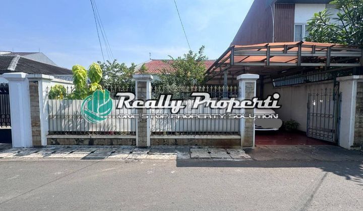 Disewakan Rumah Lokasi Strategis Deket Tol Kalimalang Jakarta Timur. Disewakan Rumah Lokasi Strategis Deket Tol Kalimalang Jakarta Timur.