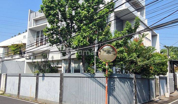 Rumah Bagus 3lt Posisi Hoek Di Cempaka Putih, Jakarta Pusat 2