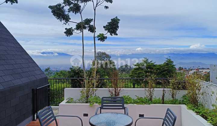 Dijual Villa Profit 100 Juta/Bulan di Lembang Bandung dengan Private Pool, Rooftop Mountain View, dan Kapasitas 20 Orang