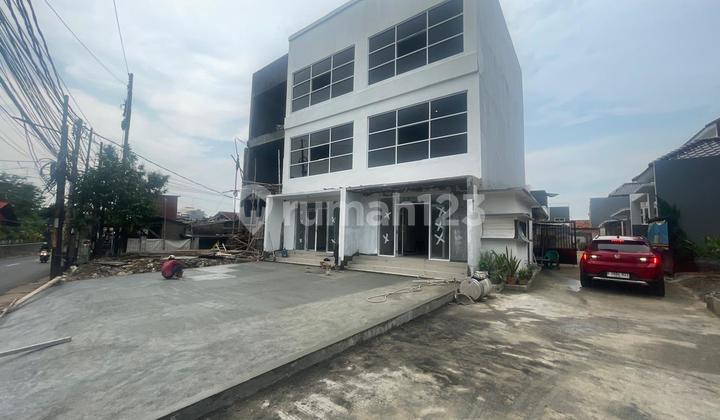 Ruko Pinggir Jalan Raya di Jl. Kemang Sari Raya, Jatikramat 1