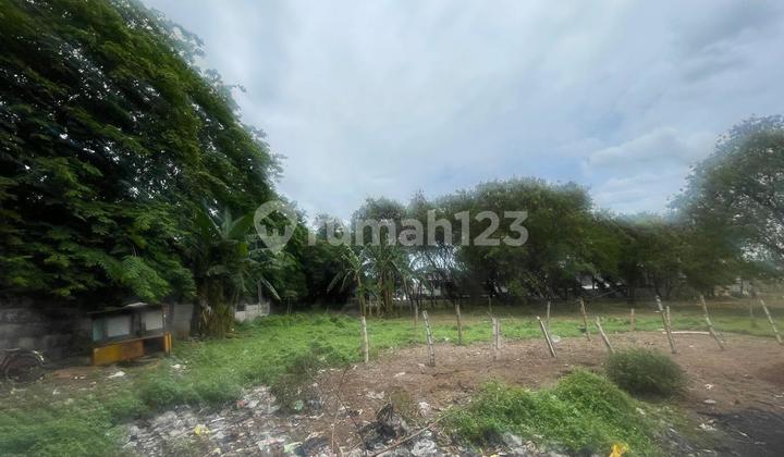 Quick Sale: Prime and Strategic Land on Jalan Utama Raya Cengkareng, West Bekasi. Suitable for Development Up to 8 Floors. Price According to NJOP.