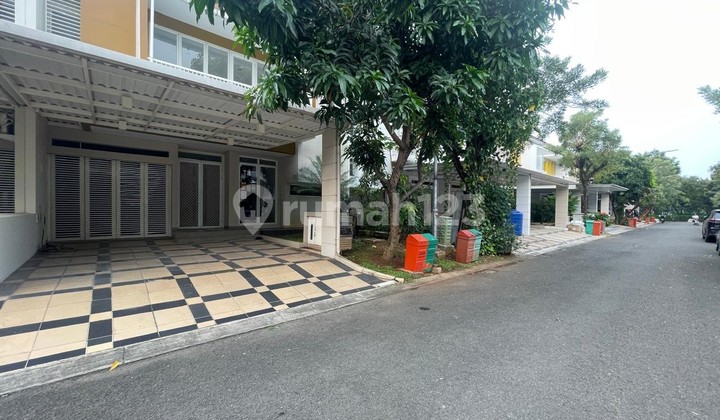 Unit Premium Maple Residence Summarecon Bekasi Depan Club House — Lokasi Paling Favorit! Unit Premium Maple Residence Summarecon Bekasi Depan Club House — Lokasi Paling Favorit!