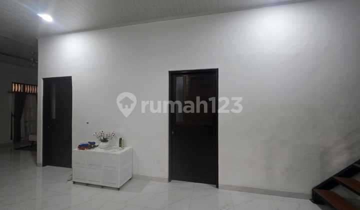 Kontrakan Hoek Strategis di Komplek Jati Asih Indah, Jl. Irian Jaya 2