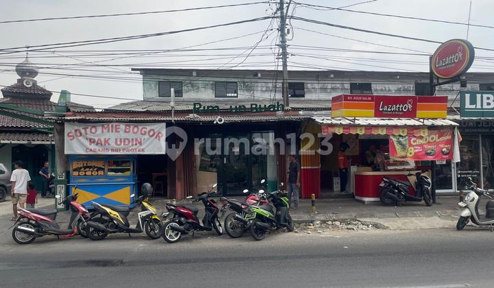 Ruko Gandeng Jalan Raya Agus Salim Bekasi Timur Sangat Ramai Dan Strategis 