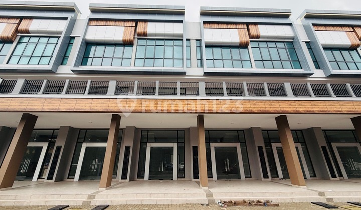 Crystal Boulevard Summarecon Bekasi Posisi Premium di Depan Landmark Kawasan Summarecon Bekasi Crystal Boulevard Summarecon Bekasi Posisi Premium di Depan Landmark Kawasan Summarecon Bekasi