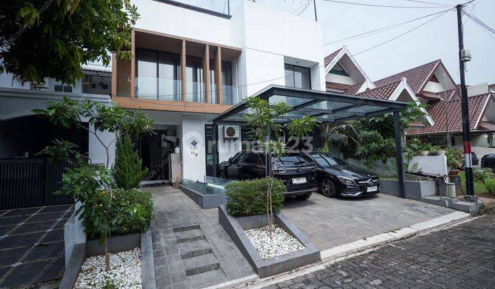 Disewakan Rumah Mewah 3 Lantai Private Pool Furnished  2