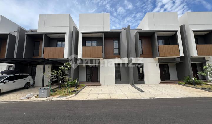 Rumah Semi Furnish Regia Residence Summarecon Crown Gading, Tarumajaya