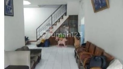 Rumah 2,5 Lantai di Jl Bintara X, Bekasi