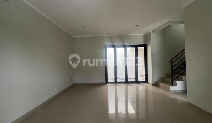 Regia Residence Deluxe House 8X13 with Club House View Summarecon Crown Gading 2