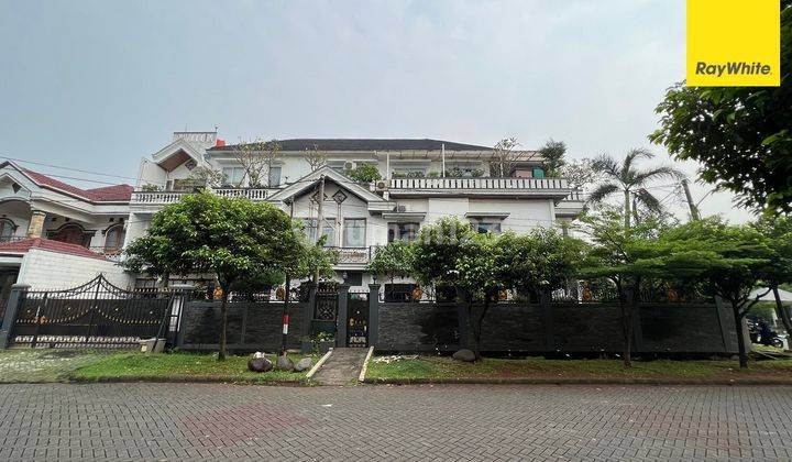 Rumah Mewah Hoek 3 Lantai Renov Dan Furnish Kemang Pratama Bekasi 1