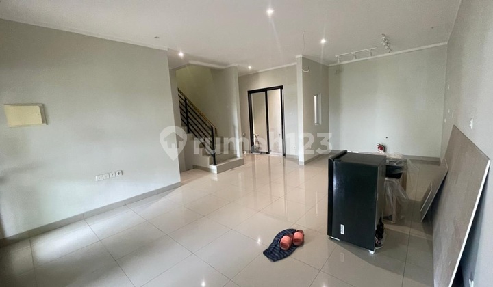 Rumah Hadap Taman Burgundy 8X13 Renov Bagus Summarecon Bekasi