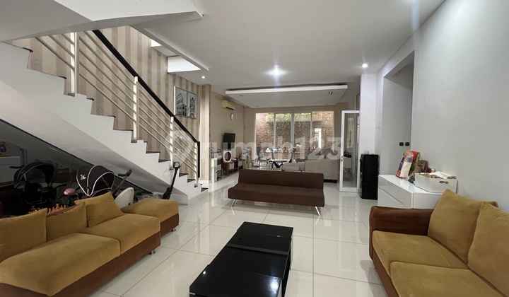 Dijual Rumah Bagus Siap Huni Full Renov 2 Lantai Summarecon Bekasi