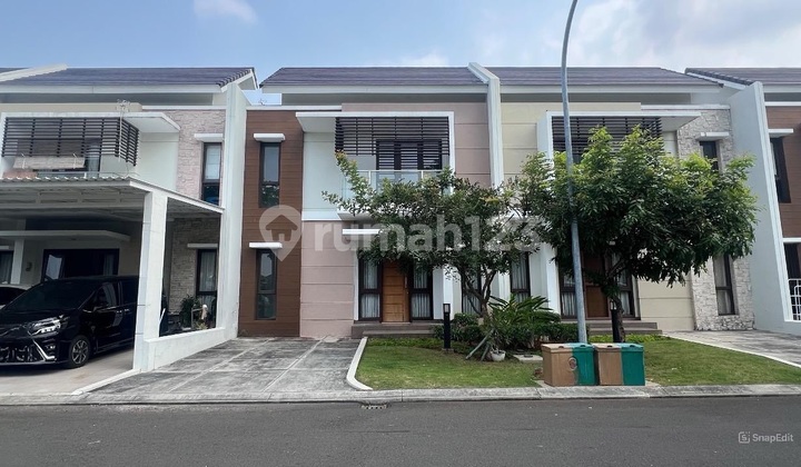 Lake-Facing House Burgundy Residence 8x13 Summarecon Bekasi