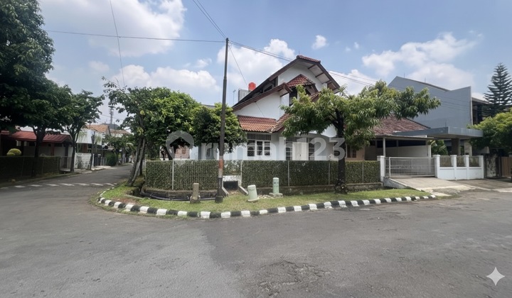 Dijual Rumah Hoek 310M2 Pinggir Jalan Raya Kemang Pratama Bekasi Dijual Rumah Hoek 310M2 Pinggir Jalan Raya Kemang Pratama Bekasi