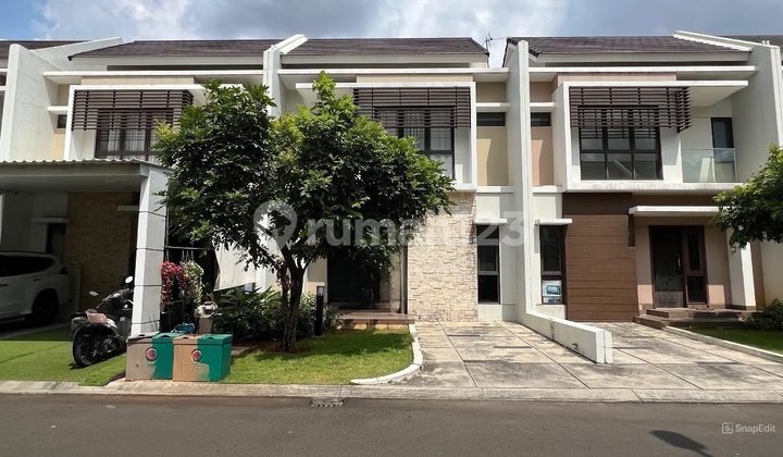 Beautiful Design House Ready to Occupied Burgundy 7x13 Summarecon Bekasi