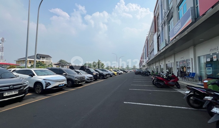 Burgundy Commercial House Summarecon Bekasi, by Perjuangan Main Road 2
