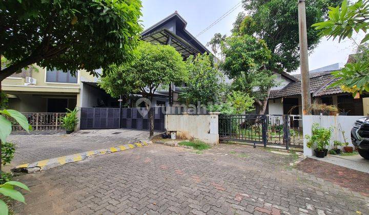 Rumah di Kemang Pratama 2 Bekasi Hoek Bagus Parkir Luas 1