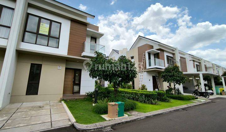 Hoek Lebar 6 Panjang 11 semi furnished 2 lantai di Olive Residence Summarecon Bekasi  1