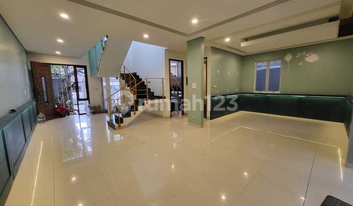 Lokasi Strategis Siap.huni Ada Rooftop Ada Ruang Meeting