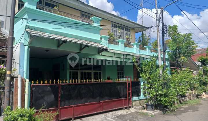 Di Jual Rumah 2 Lantai Siap Huni, Bebas Banjir, Keamanan Kompleks Aman Pakai Cctv 24 Jam, Lokasi Strategis Kompleks Pinggir Jalan Raya Utama Kalimalang Dekat Daerah Komersial dan 7 Pintu Tol.