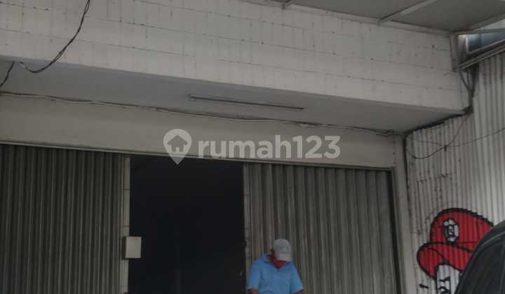 For Sale: 3-Story Shop House Ready to Use, Strategic Location on Main Kalimalang Road, Commercial Area at Noer Alie Highway, Kalimalang, and Near 7 Toll Gates, Security Ensured with 24-Hour CCTV, Flood-Free. 2