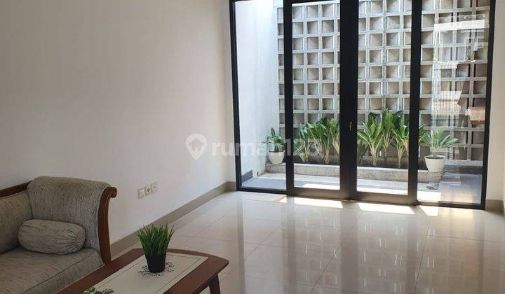 Rumah 2 Lantai Bagus Semi Furnished SHM di Jalak Bali, Jakarta Selatan 1