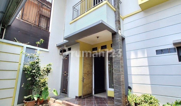 Rumah 2 Lantai Siap Huni di Pejaten Harga Murah Akses Bagus