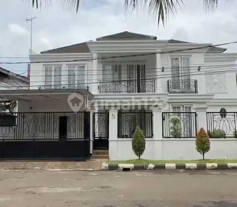 Rumah Mewah Posisi Hoek di Bintaro Siap Huni 2 Lantai