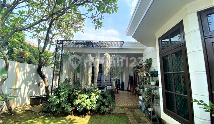 Rumah Nyaman Dengan Konsep Modern Tropis Di Villa Cinere Mas