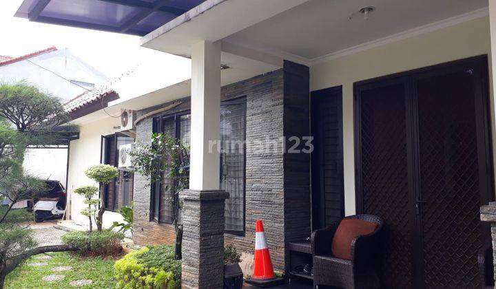 Rumah Modern Sangat Terawat Desain Minimalis di Cinere 2