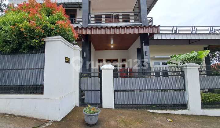 House With a Large 2000 Garden in Ciapus Bogor, Kabandungan Street