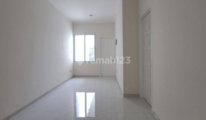 Rumah Brand New Semi Furnished Dekat Mrt di Lebak Bulus 10