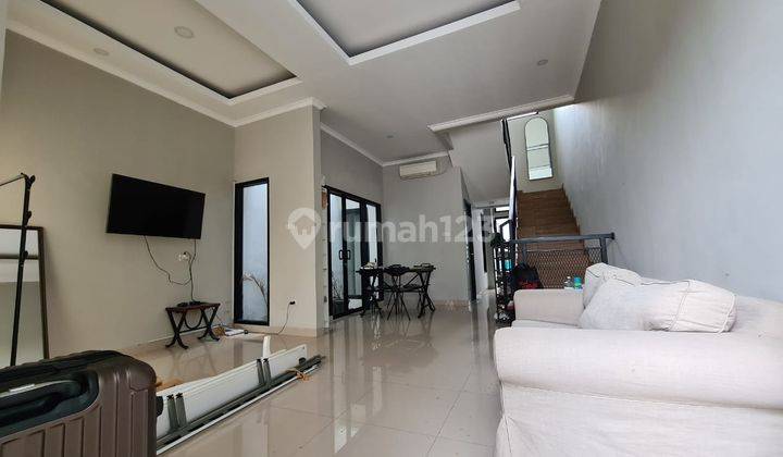 Rumah Minimalis Rapih Siap Huni Semi Furnished di Cinere 2