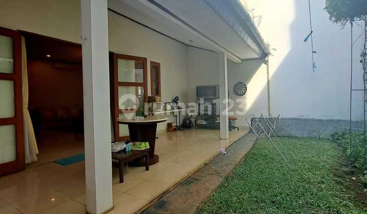 House in Lebak Bulus 2 Floors High Ceiling Ready to Occupy
