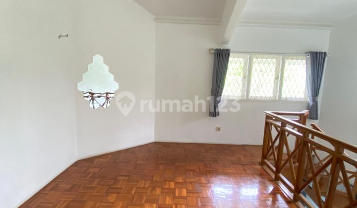 Rumah Terawat Posisi Hook Dalam Komplek di Cinere Terdepan 2