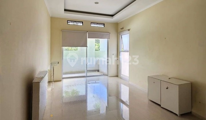 Rumah Dalam Komplek Tenang 2 Lantai Layout Plong Siap Huni 2