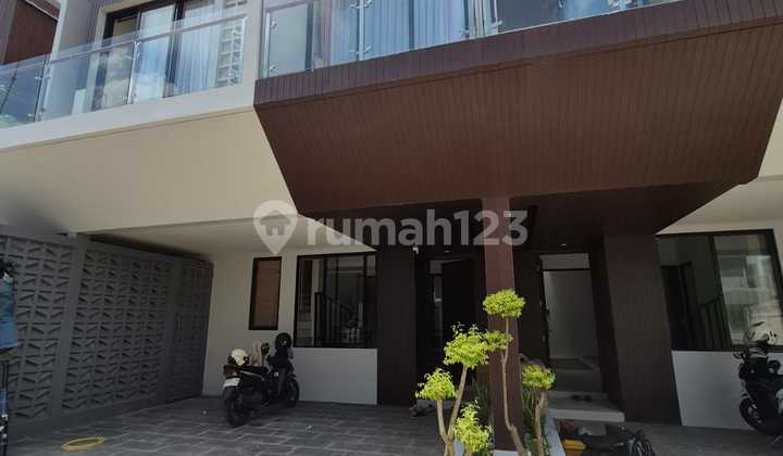 Rumah Stylish Brand New di Pondok Cabe Siap Huni