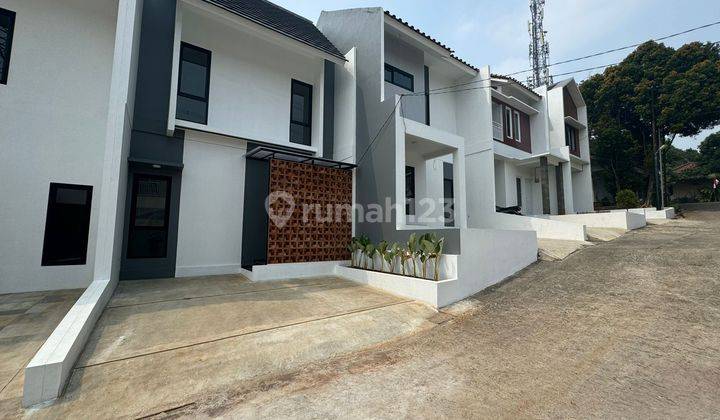 Rumah Brand New di Cinere Halaman Belakang Luas Nempel Tol Desari 2