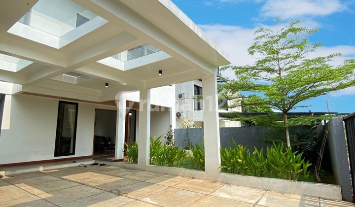 Disewakan Rumah Dalam Komplek Luas 492M² + Swimming Pool 2