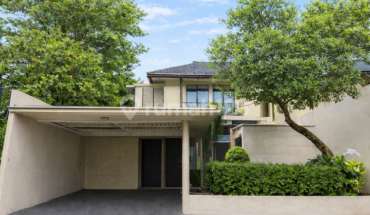 Rumah Modern Semi Furnished Dalam Komplek Elite Dekat MRT